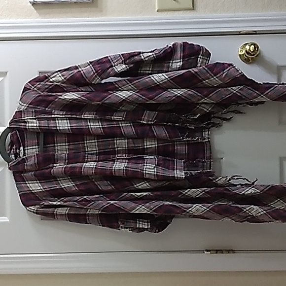 En Creme Other - Small plaid shawl w/ rolled sleeves.